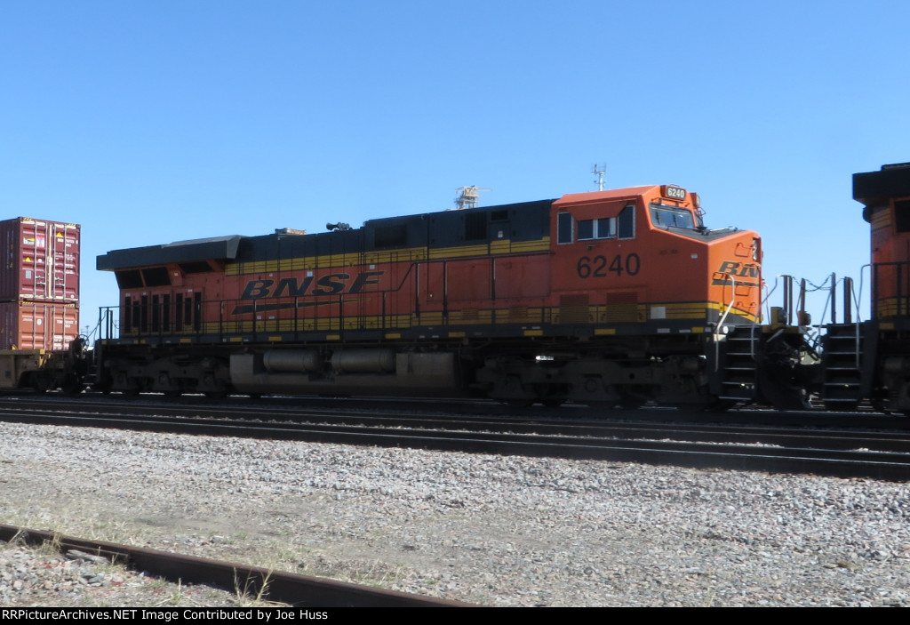 BNSF 6240